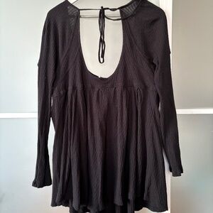 Free People black long-sleeved scoop-neck top with back tie Size M